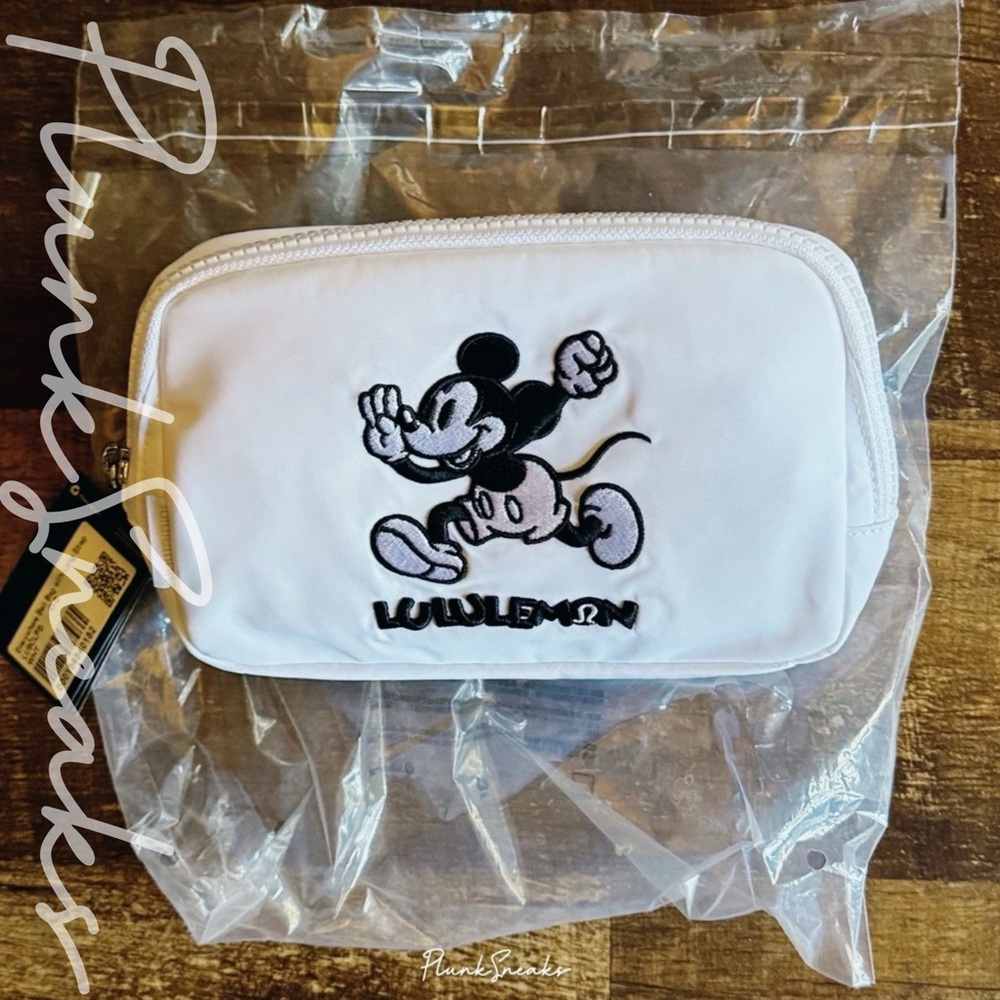 Lululemon x Disney Everywhere Belt Bag 1L• Mickey Mouse In Motion • White • 2024